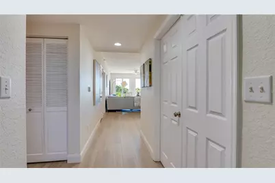 4737 Dolphin Cay Lane S #107, Saint Petersburg, FL 33711 - Photo 7