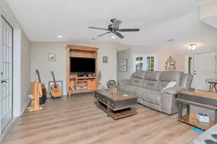 6707 W Dormany Rd, Plant City, FL 33565 - Photo 11