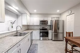 149 Sky Loch Dr E, Dunedin, FL 34698 - Photo 9