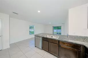 12136 Lily Magnolia Ln, Riverview, FL 33569 - Photo 9