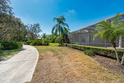 12240 Thornhill Court, Lakewood Ranch, FL 34202 - Photo 37