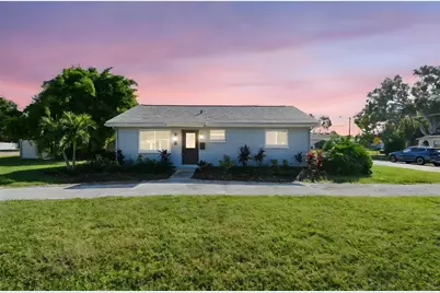 5701 Commonwealth Avenue N, Saint Petersburg, FL 33703 - Photo 1