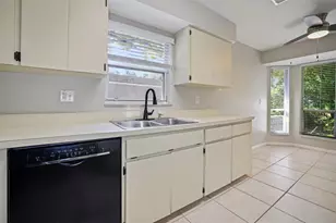 102 Steeplechase Ln, Palm Harbor, FL 34684 - Photo 17