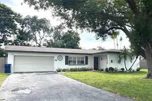 10380 Tangelo Rd, Seminole, FL 33772 - Photo 1