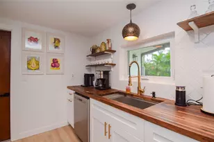 6946 Bougainvilla Ave S, Saint Petersburg, FL 33707 - Photo 5