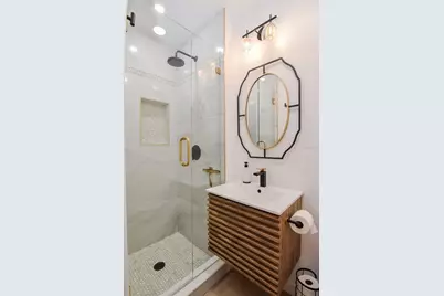 6946 Bougainvilla Avenue S, Saint Petersburg, FL 33707 - Photo 17