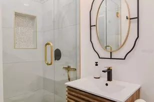 6946 Bougainvilla Ave S, Saint Petersburg, FL 33707 - Photo 17