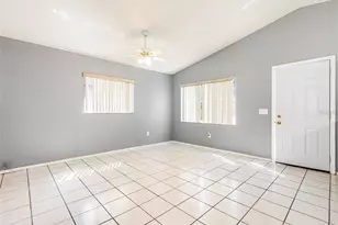 1107 3rd St E, Bradenton, FL 34208 - Photo 9