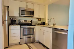 14130 Rosemary Ln, Largo, FL 33774 - Photo 5