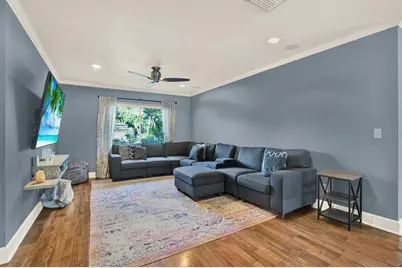 11724 Phoenix Circle, Tampa, FL 33618 - Photo 11