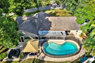 11724 Phoenix Cir, Tampa, FL 33618 - Photo 47