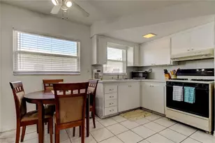 7727 39th Ave N, Saint Petersburg, FL 33709 - Photo 7