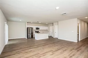 37004 Sagemoor Dr, Zephyrhills, FL 33541 - Photo 11