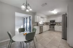 2523 Lake Ellen Cir, Tampa, FL 33618 - Photo 5