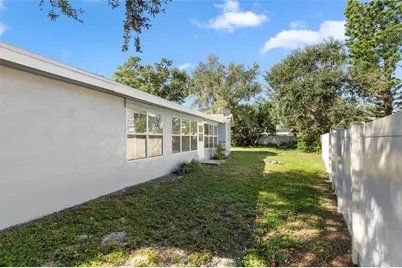 9318 1st Street N, Saint Petersburg, FL 33702 - Photo 43
