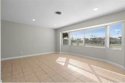 9318 1st Street N, Saint Petersburg, FL 33702 - Photo 9