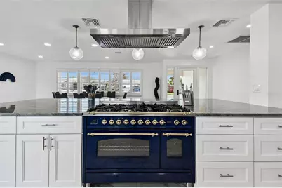 340 Palm Island NE, Clearwater Beach, FL 33767 - Photo 15