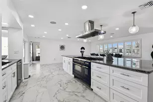 340 Palm Island NE, Clearwater Beach, FL 33767 - Photo 13