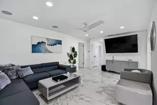 340 Palm Island NE, Clearwater Beach, FL 33767 - Photo 21