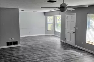 11596 Oval Dr E, Largo, FL 33774 - Photo 9