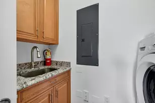 5531 Cannes Cir, Sarasota, FL 34231 - Photo 63