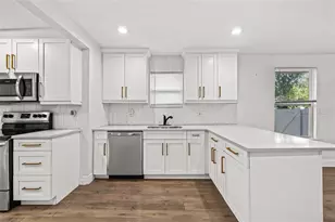 210 E Cluster Ave, Tampa, FL 33604 - Photo 3