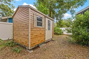 210 E Cluster Ave, Tampa, FL 33604 - Photo 39
