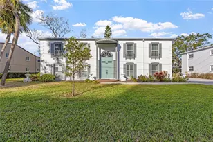 1330 Snell Isle Blvd NE, Saint Petersburg, FL 33704 - Photo 1