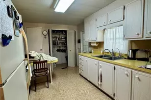 34608 Pine Dr N, Pinellas Park, FL 33781 - Photo 9