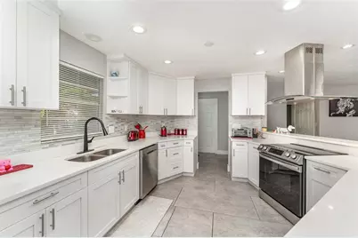 945 Shawna Shores, Haines City, FL 33844 - Photo 9