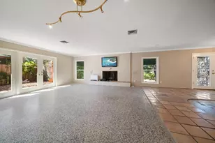 3033 82nd Way N, Saint Petersburg, FL 33710 - Photo 9