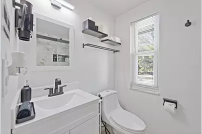 8714 W Lanway Drive, Tampa, FL 33637 - Photo 13