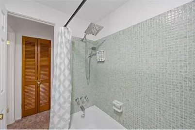 8714 W Lanway Drive, Tampa, FL 33637 - Photo 17