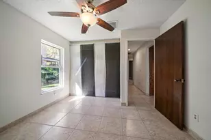 1105 Deer Run Pl, Valrico, FL 33594 - Photo 39