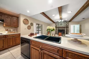 1105 Deer Run Pl, Valrico, FL 33594 - Photo 11