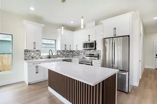 3623 N 54th St, Tampa, FL 33619 - Photo 7