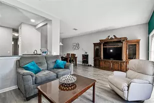 8209 Down Royal Rd, Tampa, FL 33610 - Photo 15