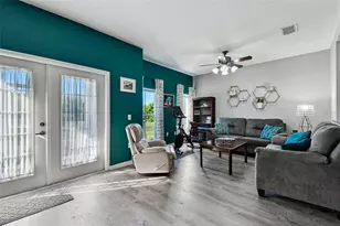 8209 Down Royal Rd, Tampa, FL 33610 - Photo 11