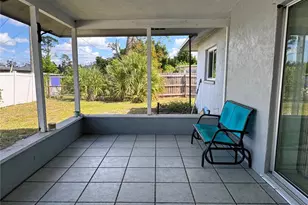 1048 Porpoise Rd, Venice, FL 34293 - Photo 15