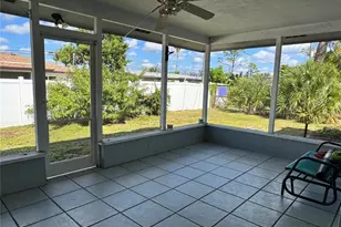 1048 Porpoise Rd, Venice, FL 34293 - Photo 15