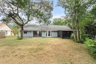 1439 Bern Ln, Spring Hill, FL 34608 - Photo 37