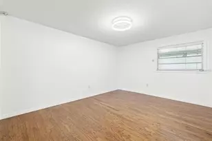 2050 58th Ave N, Saint Petersburg, FL 33714 - Photo 15