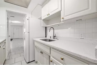 2050 58th Avenue N #25, Saint Petersburg, FL 33714 - Photo 11
