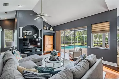 10552 Greencrest Drive, Tampa, FL 33626 - Photo 11