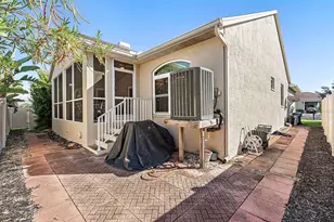 605 4th St W, Tierra Verde, FL 33715 - Photo 31