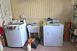 5536 Benton St, Zephyrhills, FL 33542 - Photo 7