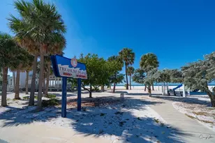 8200 Bayshore Dr, Treasure Island, FL 33706 - Photo 25