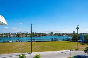8200 Bayshore Dr, Treasure Island, FL 33706 - Photo 3