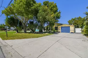 4247 Floramar Terrace, New Port Richey, FL 34652 - Photo 5