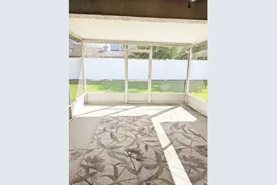 555 Kensington Lake Circle, Brandon, FL 33511 - Photo 11